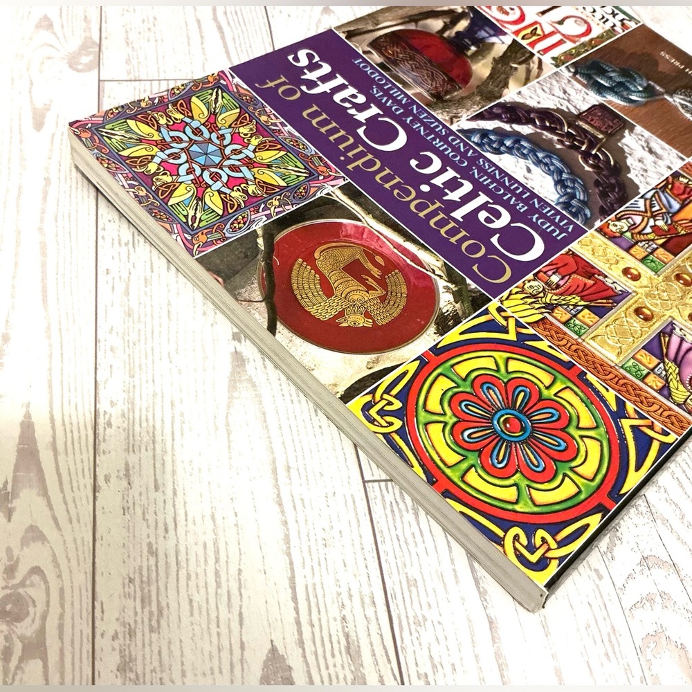 Compendium of Celtic Crafts Book - Picture 5 of 16